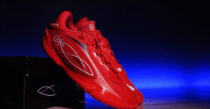 Li-Ning Wade 808 5 Ultra tested in hand 2