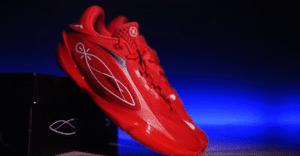 Li-Ning Wade 808 5 Ultra tested in hand