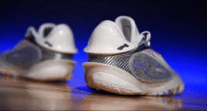 Li-Ning Wade 808 5 Ultra tested in hand - heel counter