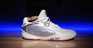 Li-Ning Wade 808 5 Ultra tested in hand - heel toe transition
