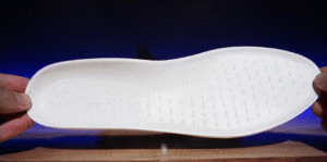 nike gt cut 3 turbo tested in hand - insole