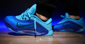 Nike A'One tested in hand - compression